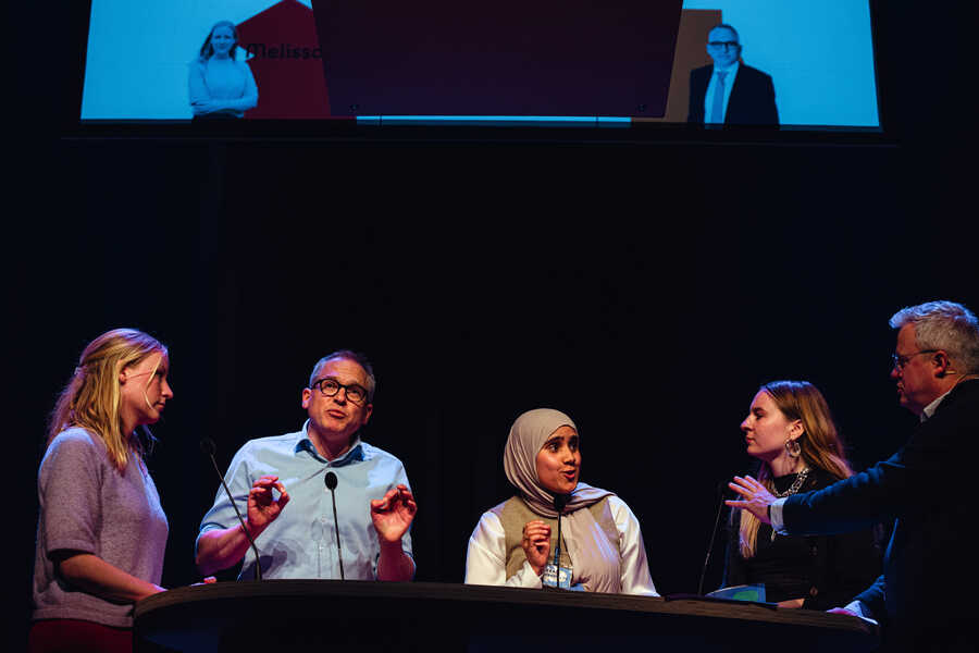 Slotdebat Groot Debat 2024 in Kunstencentrum VIERNULVIER, fotograaf Michiel Devijver (c)